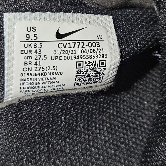 Nike Men's Black and Gray Sneakers - Picture 12 of 16